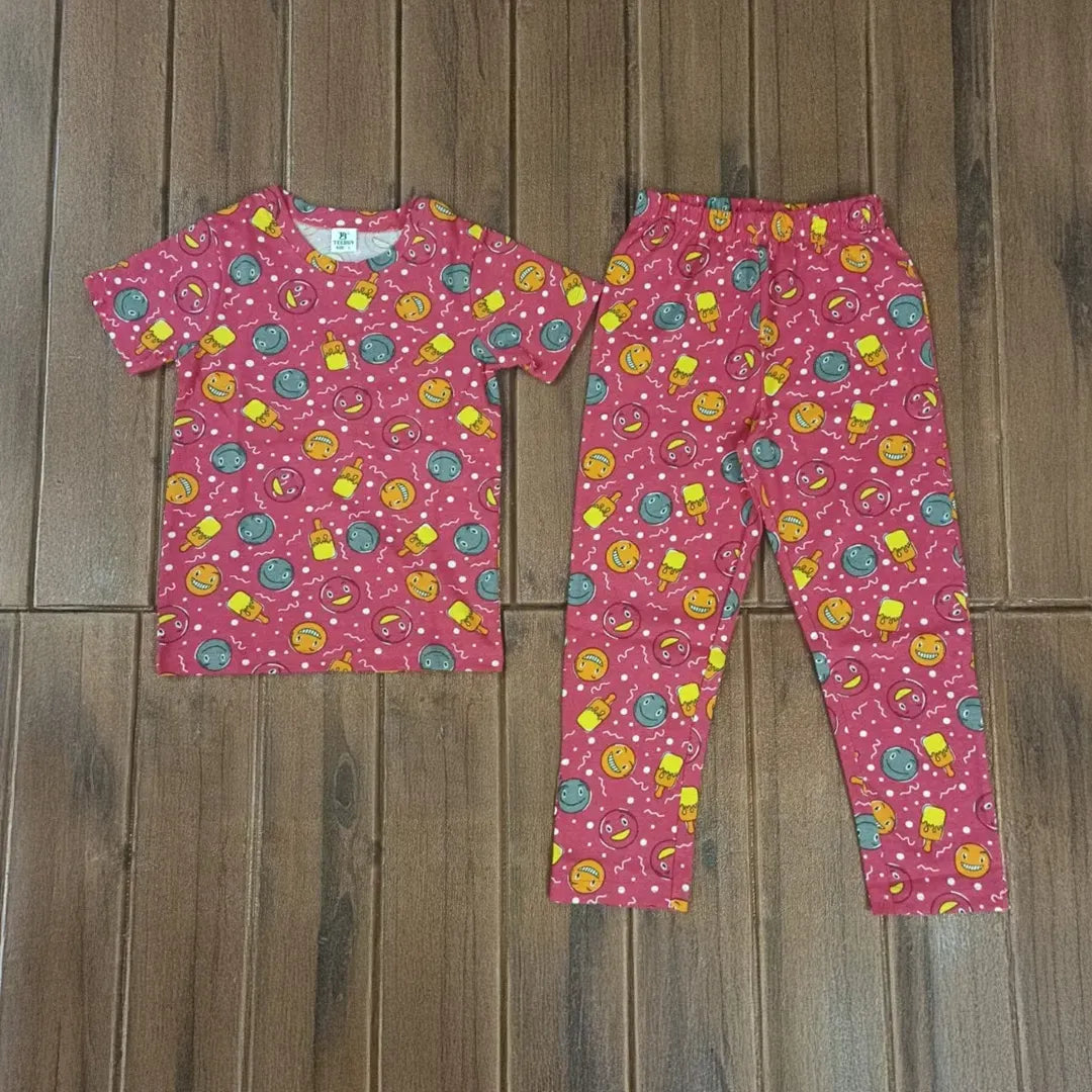 Teebuyindia Kids Unisex T-Shirt Pant Set Pink Smiley Print Kids Unisex T-Shirt Pant Set Pink Smiley Print