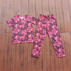 Teebuyindia Kids Unisex T-Shirt Pant Set Pink Dye And Dye Print Kids Unisex T-Shirt Pant Set Pink Dye And Dye Print