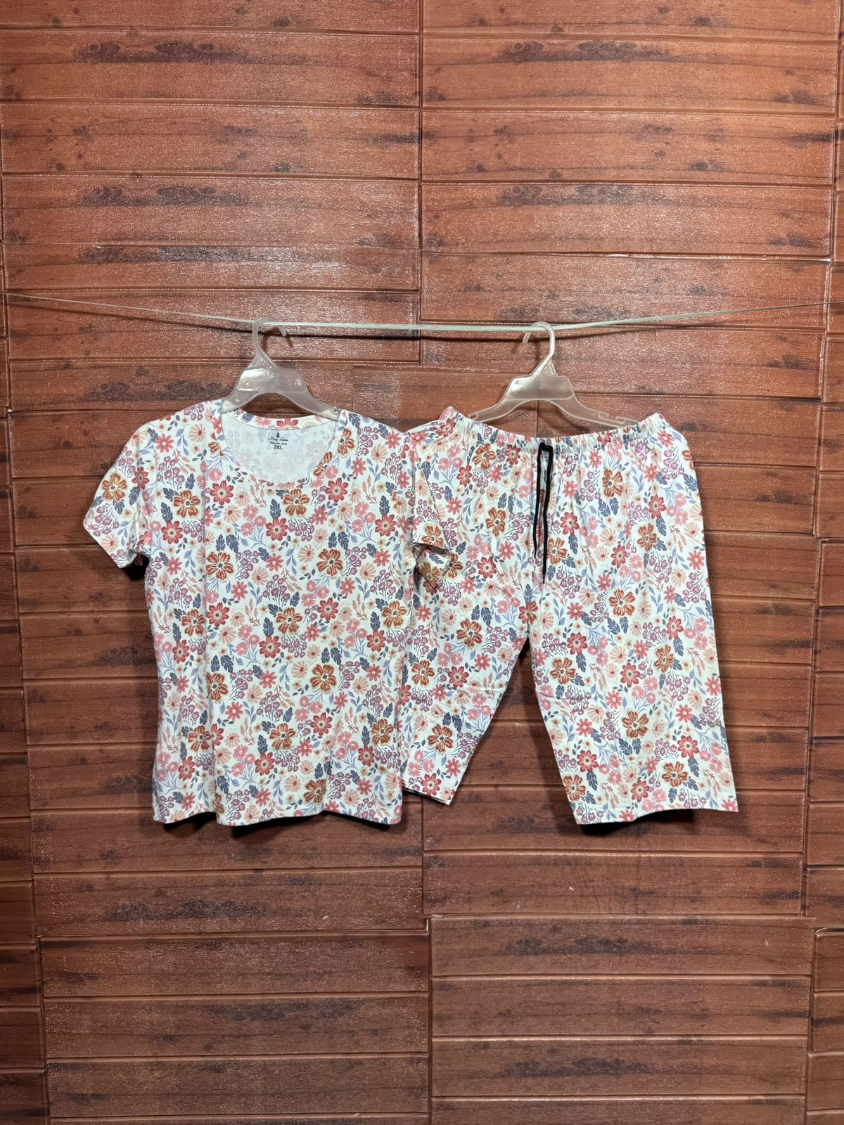 TShirt with 3/4th pant pyjama  Glitter