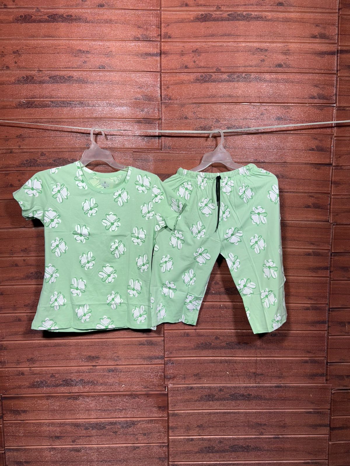 TShirt with 3/4th pant pyjama cheetah Green Butterfly